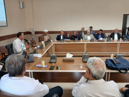 به مناسبت گرامیداشت هفته دفاع مقدس قرارگاه بسیجیان (بسیج اساتید، دانشجویی و کارکنان) دانشکدگان کشاورزی و منابع طبیعی دانشگاه تهران نشست هم اندیشی با عنوان، از محور شرارت تا محور دگرگونی برگزار کرد